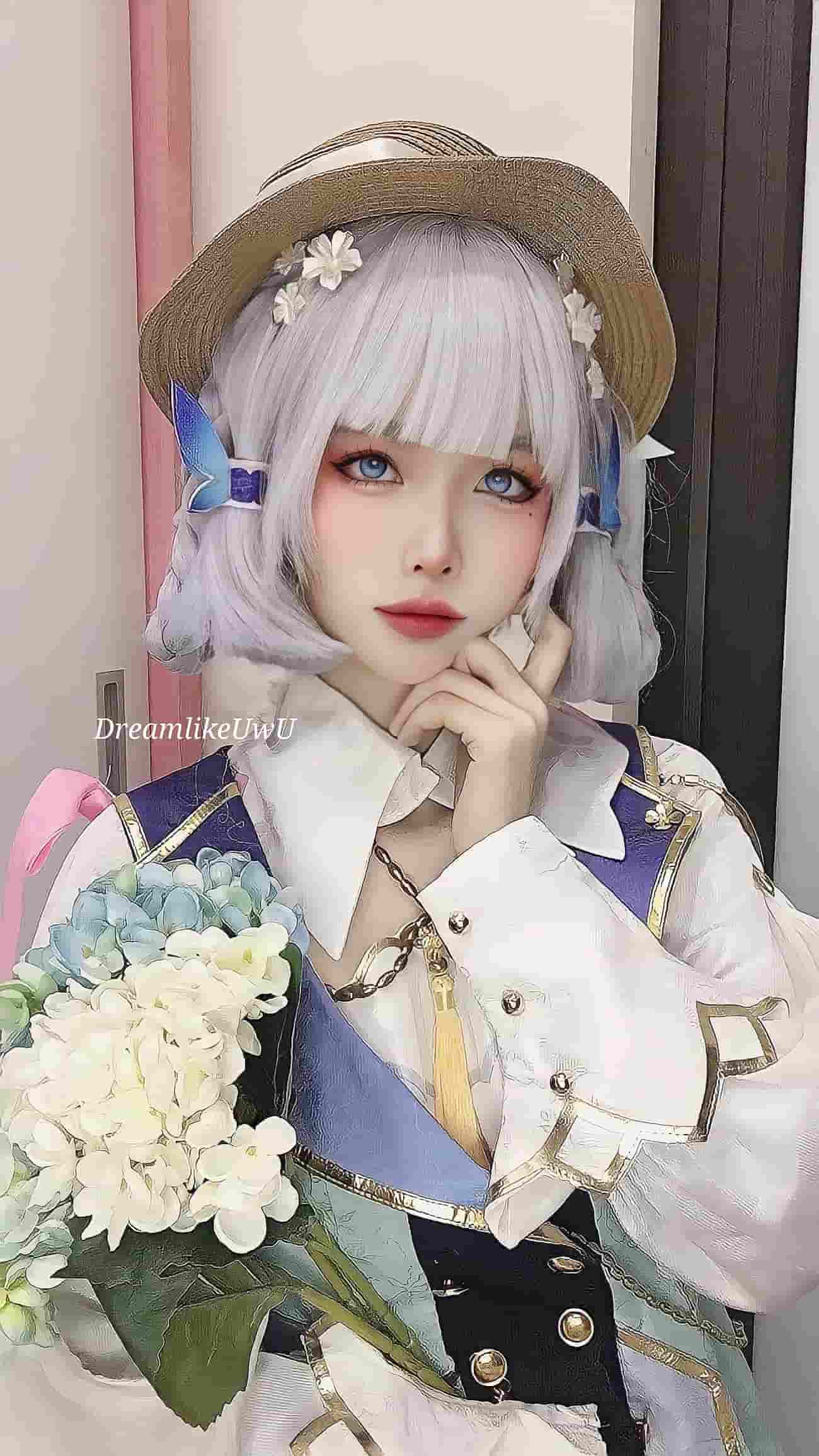 DreamlikeUwU白色头饰与蓝白服装室内肖像 DreamlikeUwU白色头饰与蓝白服装室内肖像